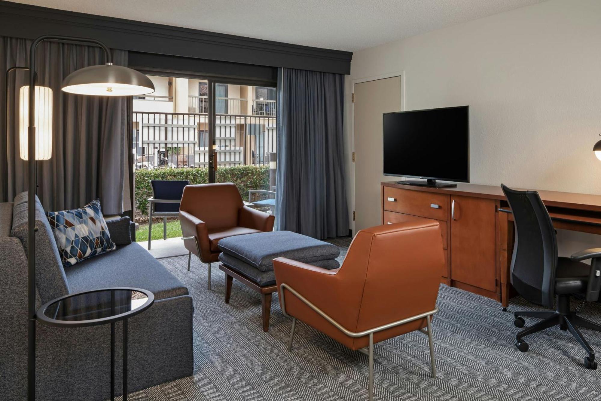 Hotel Courtyard Anaheim 3*