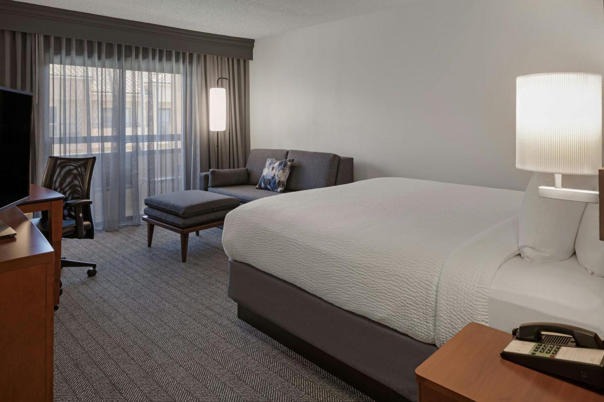 Hotel Courtyard Anaheim 3*