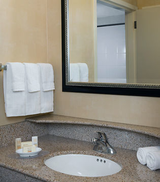 Courtyard Anaheim 3*