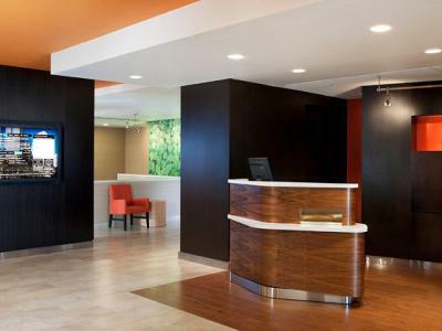 Courtyard Anaheim 3*