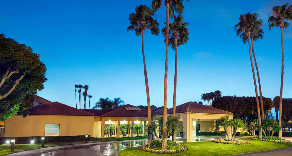 Courtyard Anaheim Hotel 3*