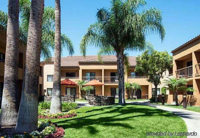 Courtyard Anaheim Hotel 3*